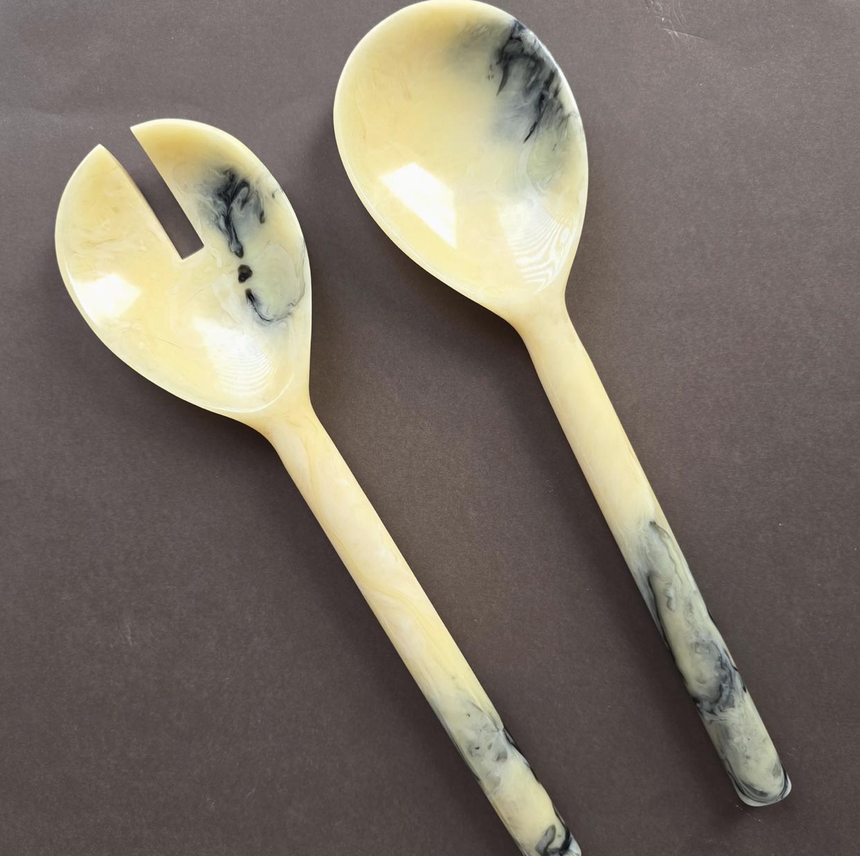 2-Piece Resin Salad Serving Set